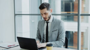 How Online MBA Programs Support Business Career Advancement